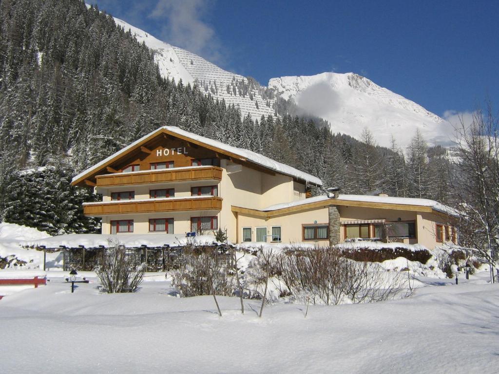 Hotel Panorama Elbigenalp Esterno foto