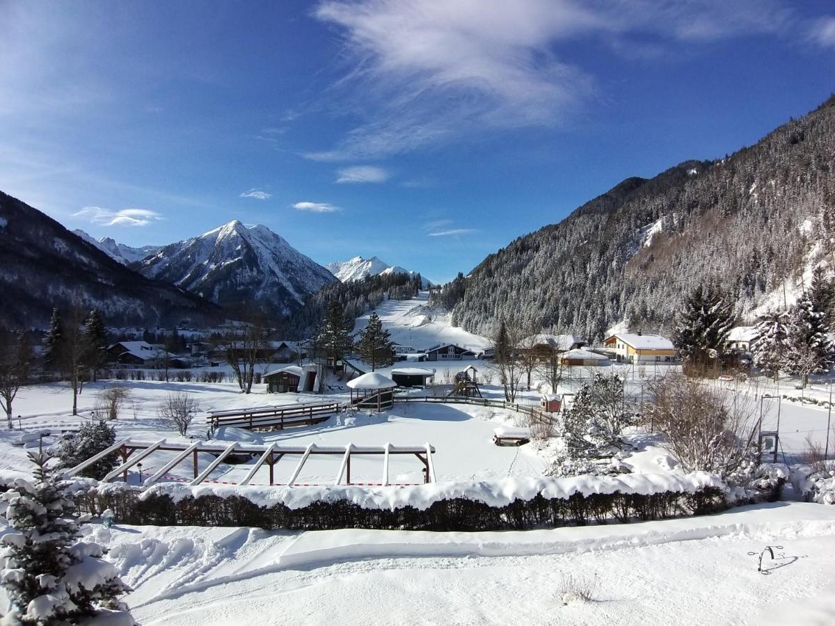 Hotel Panorama Elbigenalp Esterno foto